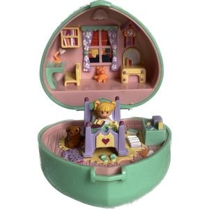 Vintage Polly Pocket Midge’s Bedtime Ring Case 1991